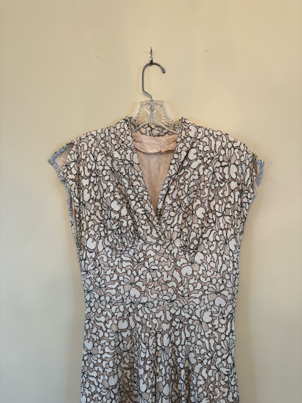 Vintage 1960’s Black and White Floral Embroidered Dress - Picture 2 of 8